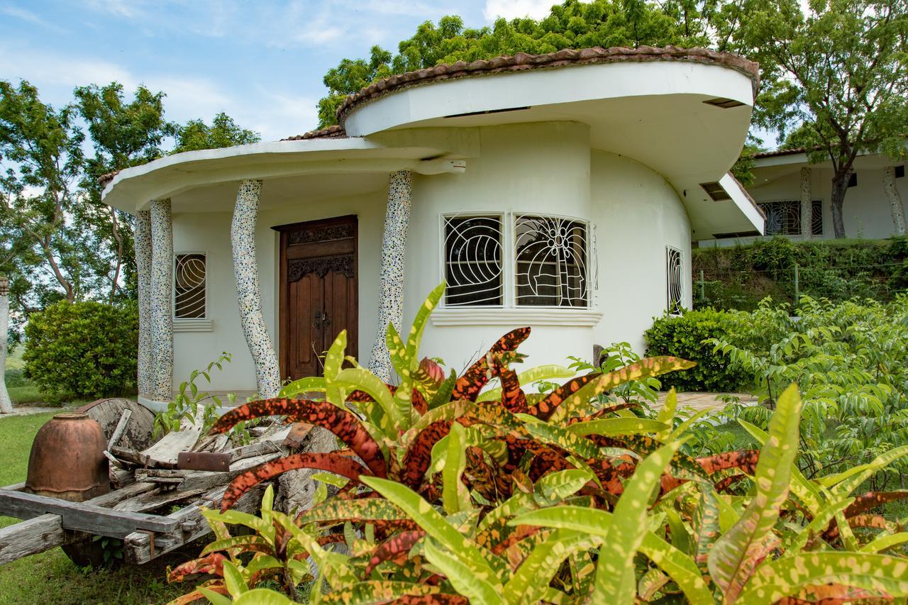 Two Brothers Surf Resort Tola Ngoại thất bức ảnh